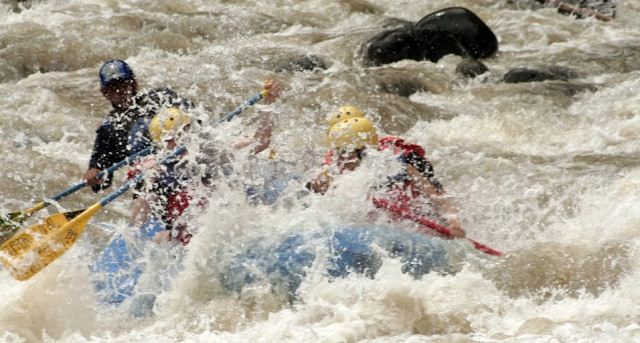 Whitewater rafting in Turrialba