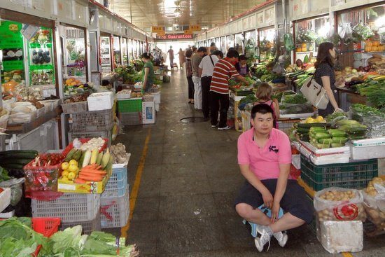 Inside Sanyuanli market