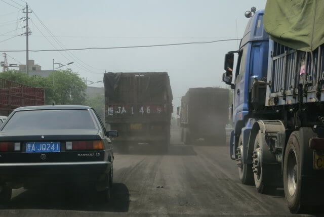 Pollution in China trucks 1