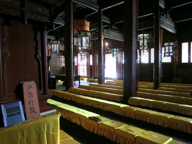 Xiantong Temple Interior