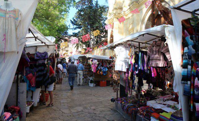 Market around the base of Santo Domingo