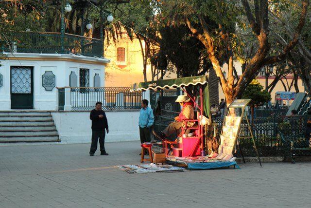 Shoe shiners in the zocalo