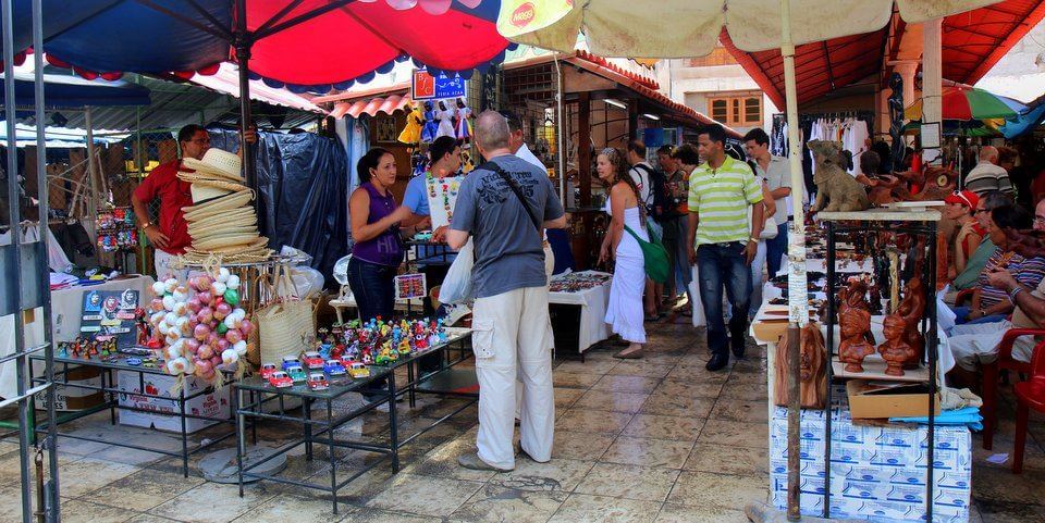 Shopping at Havana market